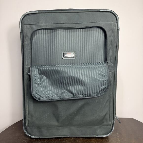 TUMI Short Trip 26’ Black Ballistic Nylon Expandable (Good Condition)